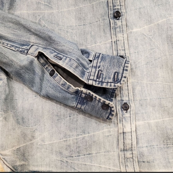 American Eagle Acid Wash denim button down Top - Picture 6 of 6